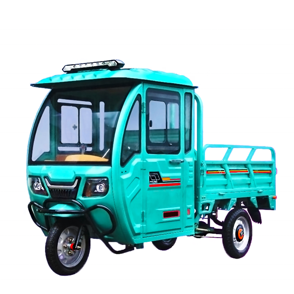Hot Sale Three Wheel Motorcycle Scooter Trike Petrol Type Motorcycle With Driver Cabin Cargo Tricycle Motorcycle